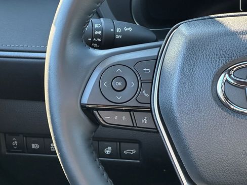 Used 2024 Toyota Venza Limited image 19