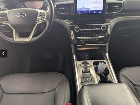 Used 2023 Ford Explorer Limited w/ Equipment Group 301A image 4