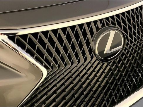 Used 2023 Lexus LS 500 AWD w/ Interior Upgrade Package image 32