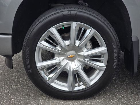 Used 2024 Chevrolet Silverado 1500 High Country w/ High Country Premium Package AWD/4WD image 28