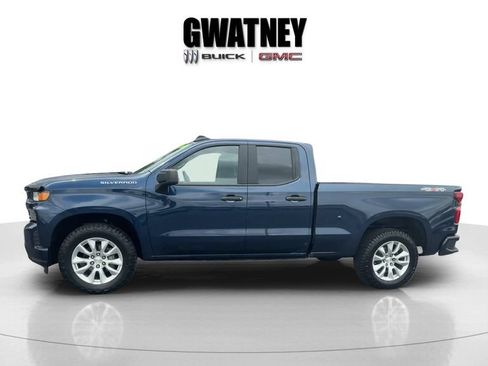 Used 2020 Chevrolet Silverado 1500 Custom w/ Custom Value Package AWD/4WD image 6