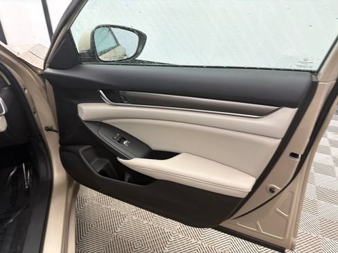 Used 2019 Honda Accord LX image 14