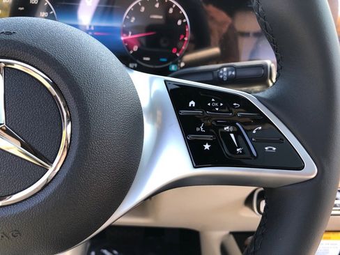 New 2026 Mercedes-Benz GLB 250 4MATIC image 21