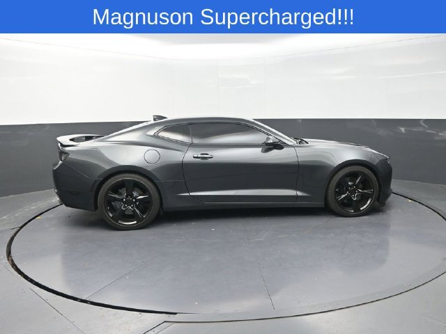 Used 2017 Chevrolet Camaro SS RWD image 11