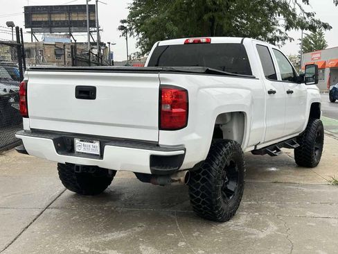 Used 2017 Chevrolet Silverado 1500 Custom w/ Custom Convenience Package AWD/4WD image 5