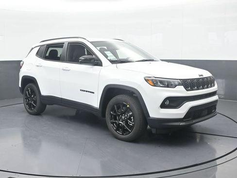 New 2026 Jeep Compass Latitude image 8