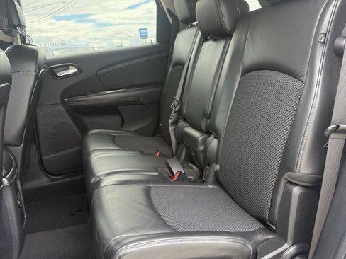 Used 2015 Dodge Journey Crossroad w/ Flexible Seating Group image 18