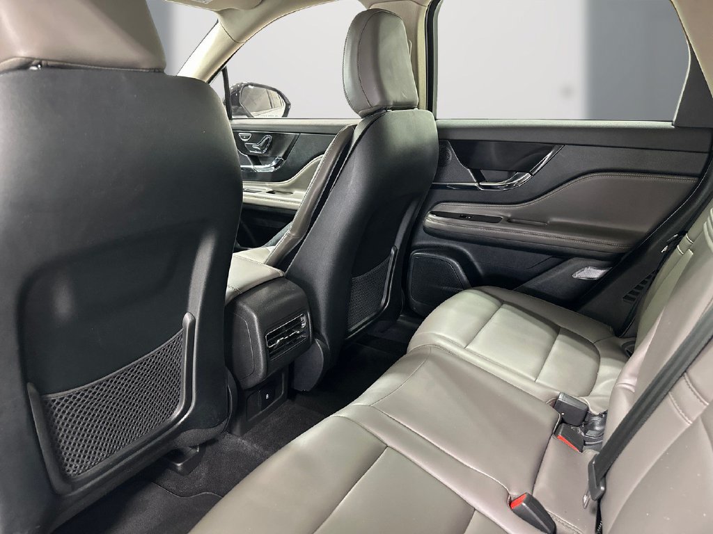 Used 2025 Lincoln Corsair FWD image 15