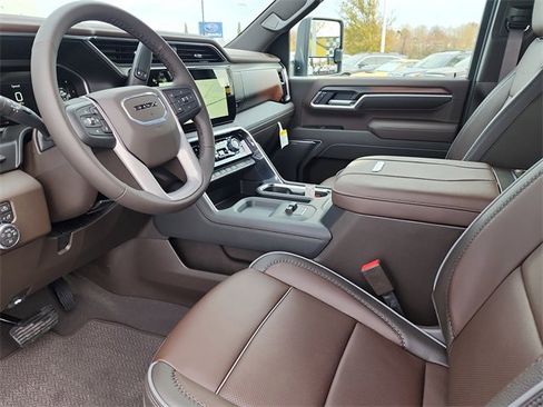 New 2026 GMC Sierra 2500 Denali w/ Denali Reserve Package image 16