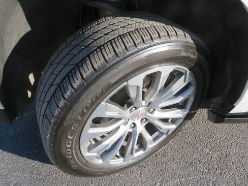 Used 2021 GMC Yukon XL Denali w/ Denali Ultimate Package image 9