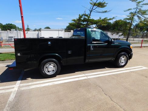 Used 2016 Ford F250 XL RWD image 2