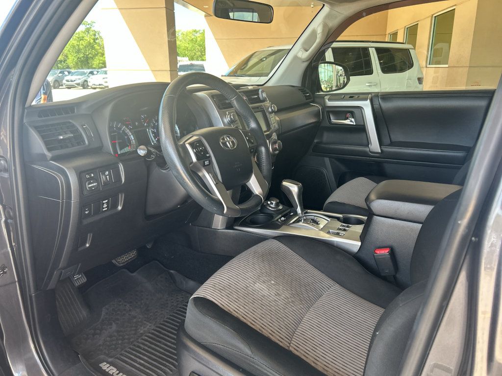 Used 2015 Toyota 4Runner SR5 AWD/4WD image 19