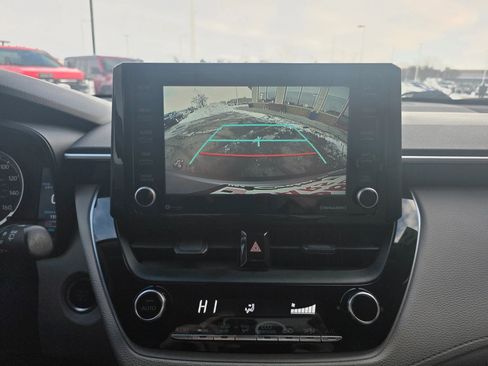 Used 2022 Toyota Corolla Cross LE image 13