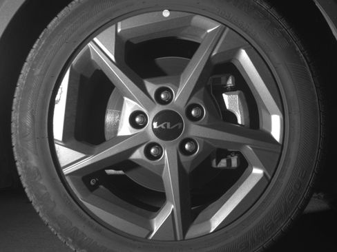 Used 2025 Kia K4 LXS image 13