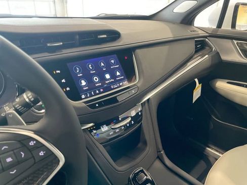 New 2026 Cadillac XT5 Sportv w/ LPO, Floor Liner Package AWD/4WD image 19