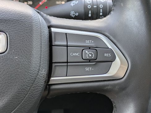 Used 2022 Jeep Compass Latitude w/ Sun and Sound Group AWD/4WD image 22