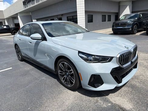 Used 2026 BMW 530i xDrive AWD/4WD image 3