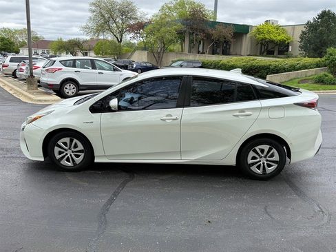 Used 2018 Toyota Prius Four FWD image 9