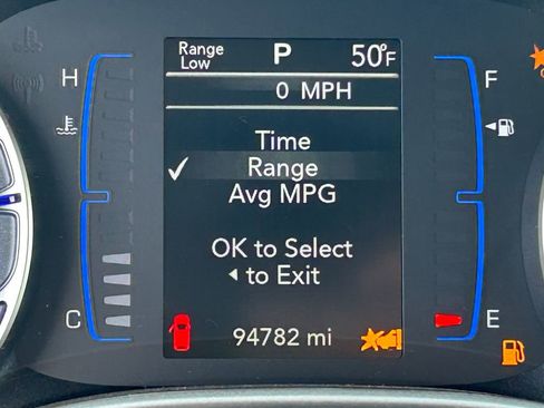 Used 2022 Chrysler Voyager LX FWD image 22