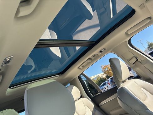 Used 2021 Volvo XC90 T5 Momentum w/ Climate Package image 15