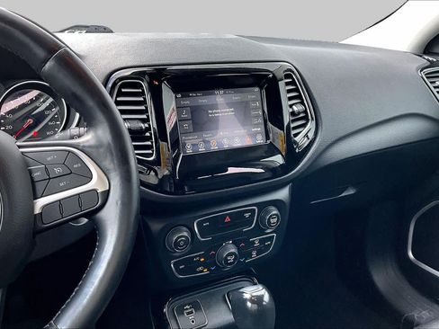 Used 2021 Jeep Compass Latitude FWD image 7