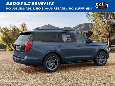 New 2027 Ford Expedition Platinum w/ Stealth Appearance Package AWD/4WD image 7