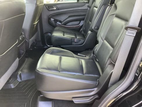 Used 2019 GMC Yukon SLT w/ Graphite Edition image 10