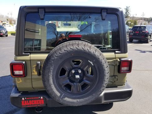 Used 2025 Jeep Wrangler Sport AWD/4WD image 6