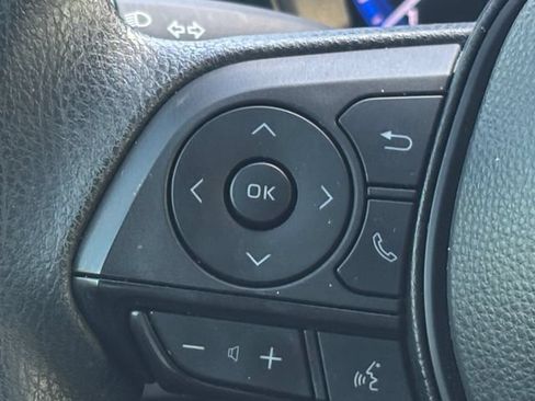 Used 2022 Toyota Corolla LE FWD image 12