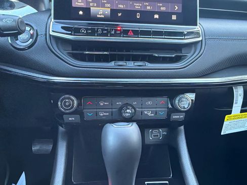 New 2026 Jeep Compass Latitude image 27