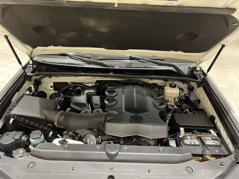 Used 2018 Toyota 4Runner Limited AWD/4WD image 26