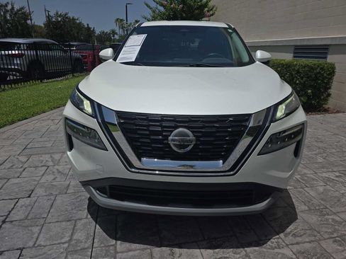 Used 2021 Nissan Rogue SV FWD image 2