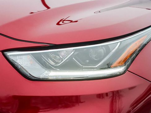 Used 2022 Toyota Highlander Limited image 7