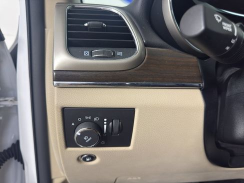 Used 2017 Jeep Grand Cherokee Limited RWD image 17