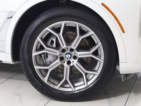Used 2024 BMW X7 xDrive40i w/ Premium Package AWD/4WD image 18