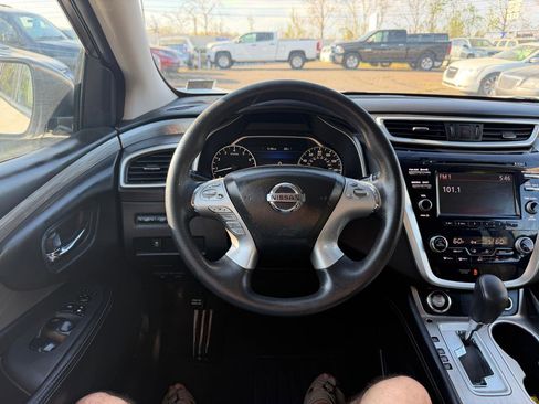 Used 2017 Nissan Murano S image 17