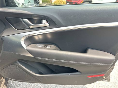 Used 2026 Genesis G70 2.5T RWD image 39