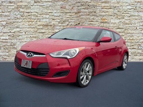 Used 2016 Hyundai Veloster FWD image 5