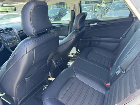 Used 2018 Ford Fusion SE w/ Equipment Group 601A image 11