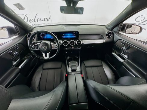 Used 2023 Mercedes-Benz GLB 250 4MATIC image 19