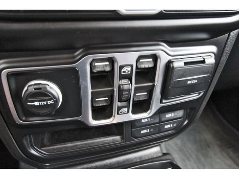 Used 2023 Jeep Gladiator Sport AWD/4WD image 28