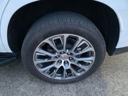 Used 2025 GMC Yukon Denali image 9