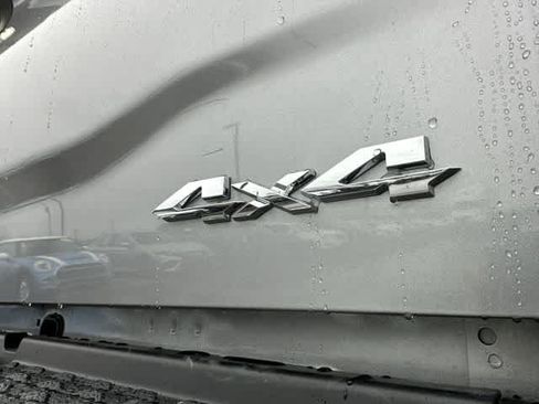 Used 2024 RAM 2500 Tradesman w/ Chrome Appearance Group AWD/4WD image 11