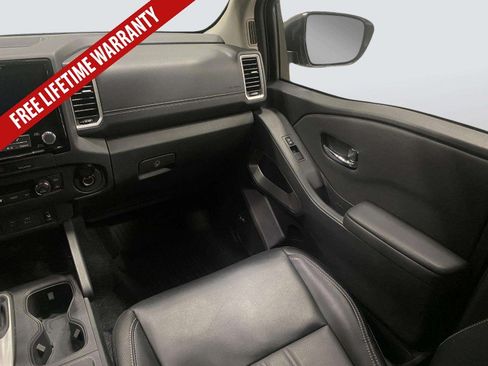 Used 2024 Nissan Frontier SL w/ Technology Package AWD/4WD image 24