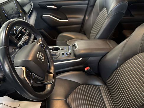 Used 2021 Toyota Highlander XSE image 18