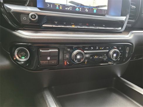 Certified 2025 Chevrolet Silverado 2500 LTZ w/ LTZ Convenience Package image 28