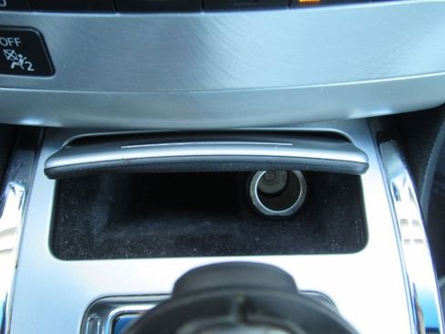 Used 2010 INFINITI G37 Convertible w/ Premium Pkg image 37