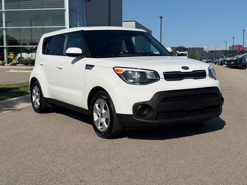 Used 2018 Kia Soul FWD image 1