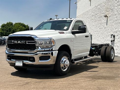 New 2024 RAM 3500 Tradesman image 4