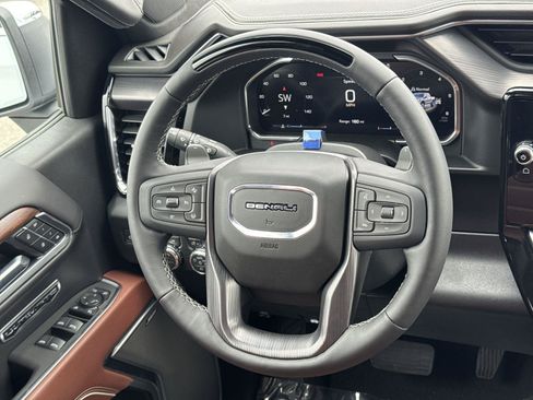 New 2026 GMC Sierra 1500 Denali Ultimate w/ LPO, Black Badging Package AWD/4WD image 8